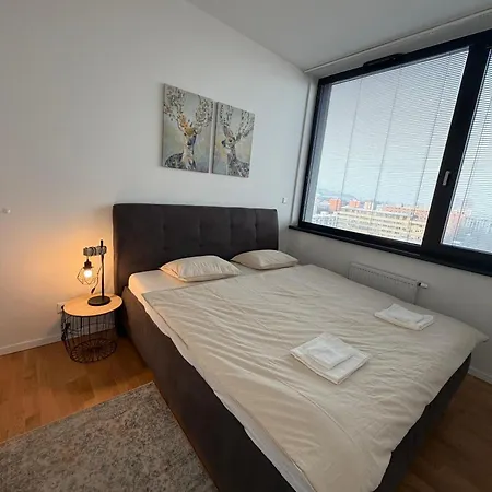 아파트 Panoramic In Center With Private Parking Garage *