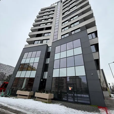 Panoramic In Center With Private Parking Garage 아파트 *