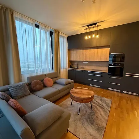 아파트 Panoramic In Center With Private Parking Garage 브라티슬라바