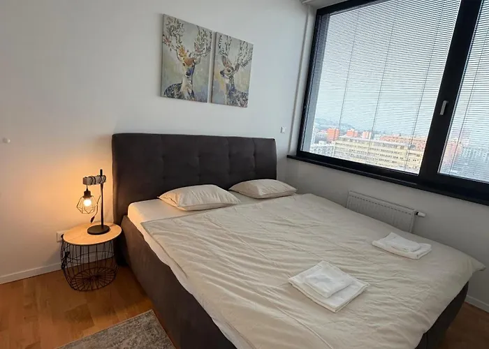 Apartament Panoramic In Center With Private Parking Garage *