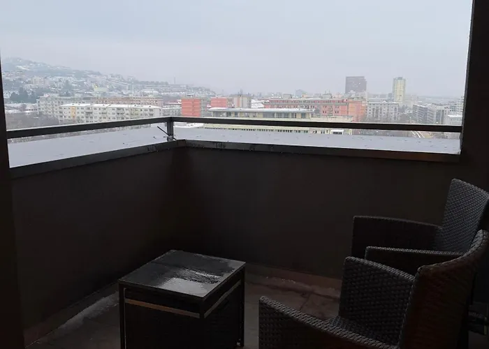 Panoramic In Center With Private Parking Garage * براتسيلافا
