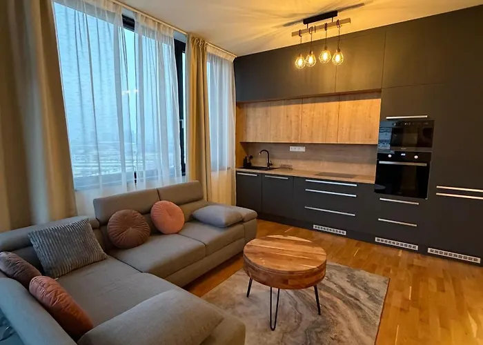 Daire Panoramic In Center With Private Parking Garage Bratislava