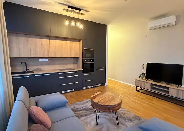 Panoramic In Center With Private Parking Garage Daire *